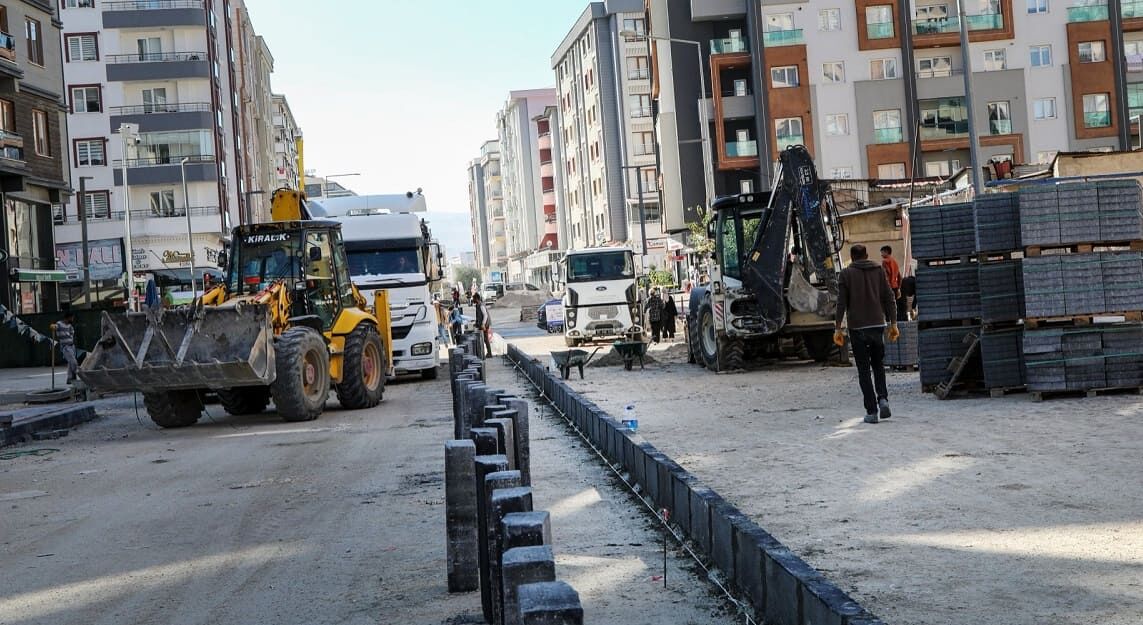 Van Elmalık Yolu 6 Ay Dayanabildi! 44 (1)-1