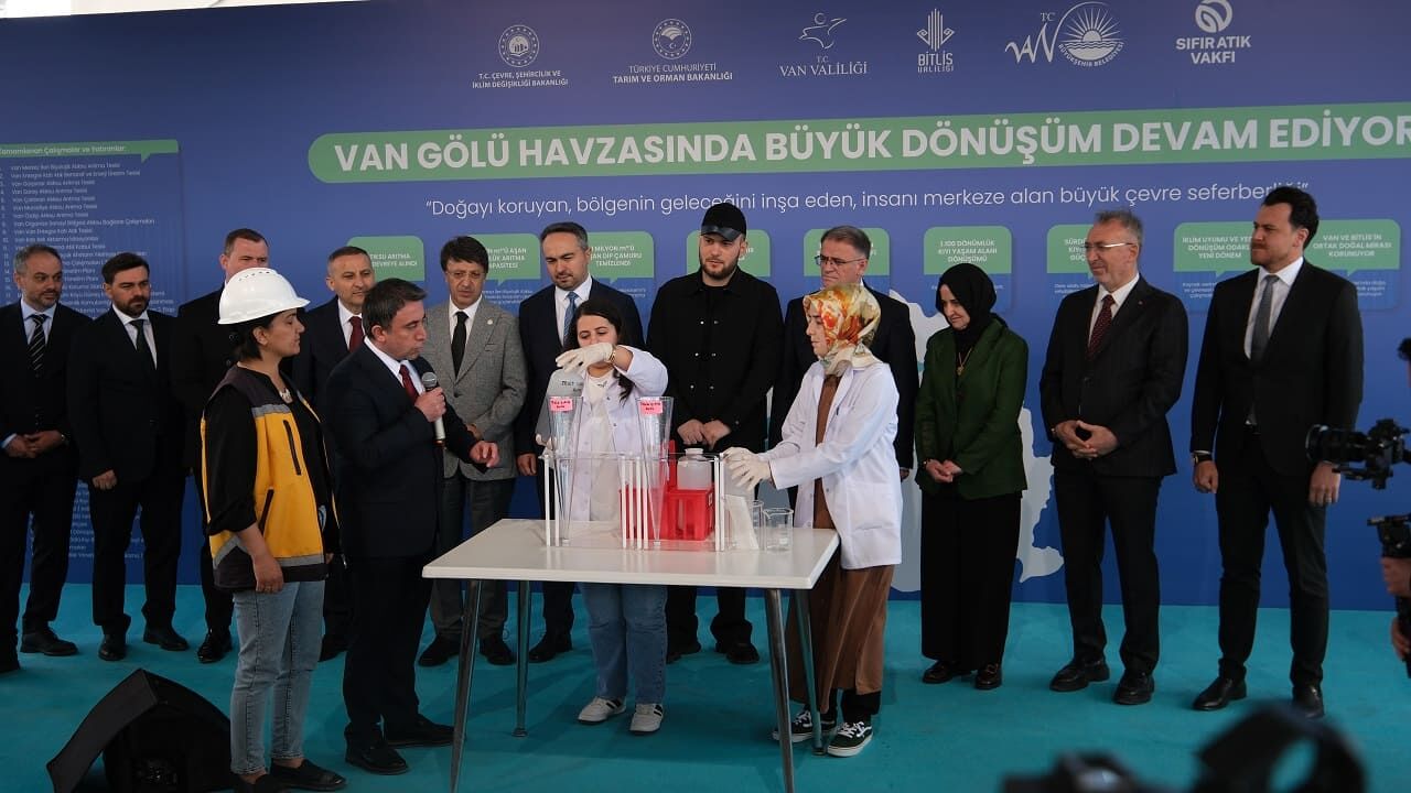 “Van Gölü'nü Korumak Bir Tercih Değil Tarihi Bir Sorumluluktur” (8)