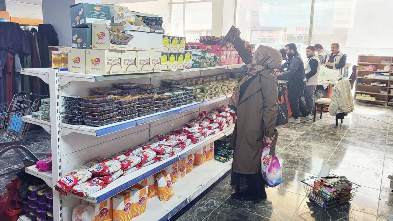 Van Umut Kervanı, Ihtiyaç Sahibi Ailelere Yardımda Bulundu (10)