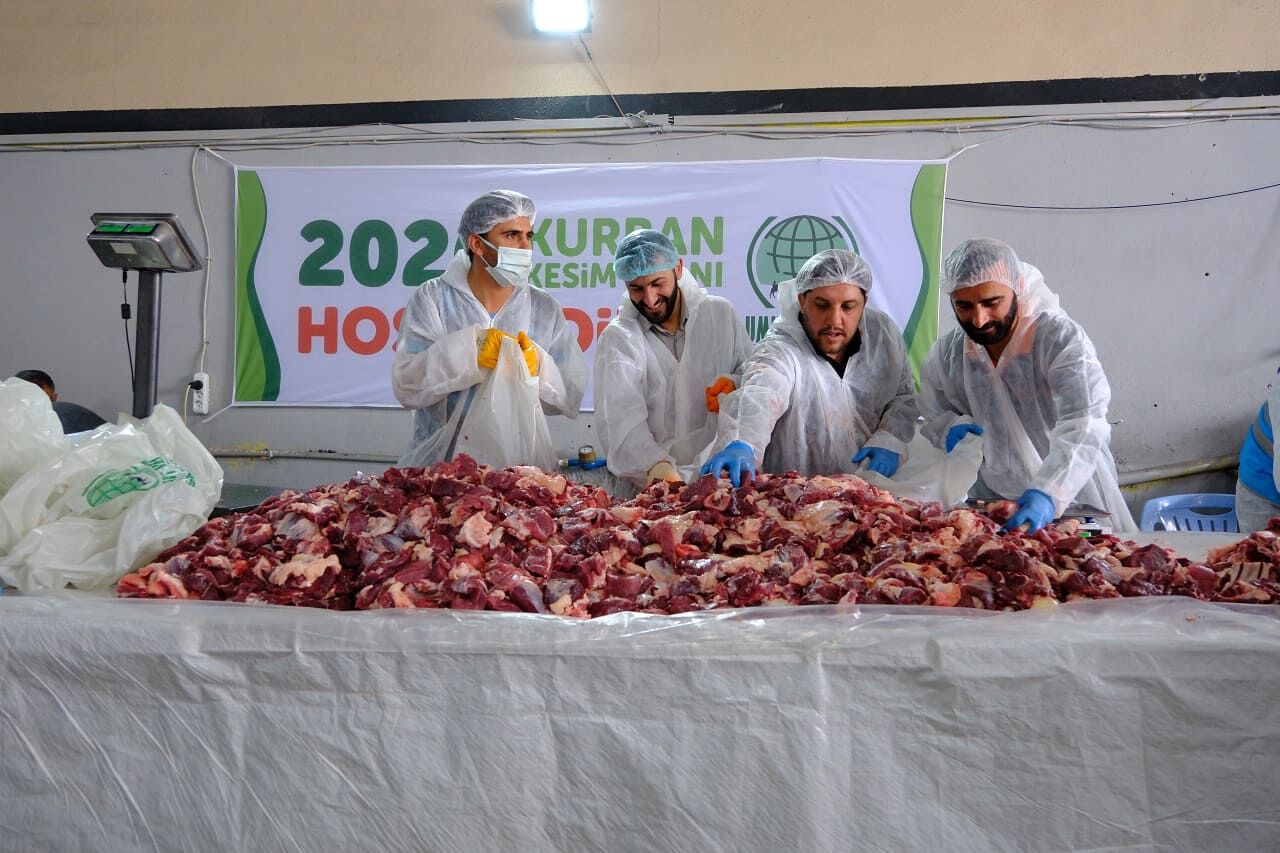 Van Umut Kervanı’ndan Toplu Kurban Kesimi! (16)