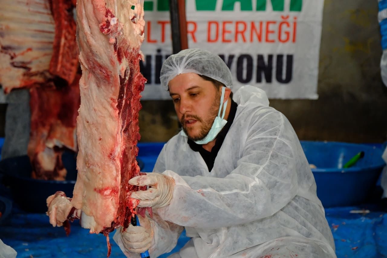Van Umut Kervanı’ndan Toplu Kurban Kesimi! (6)
