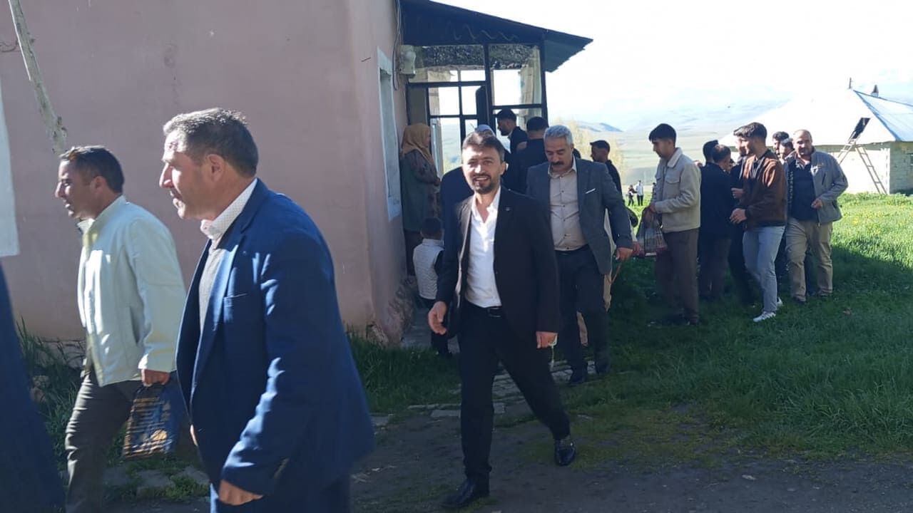 Van’da Asırlık Bayramlaşma Geleneği Sürüyor (4)