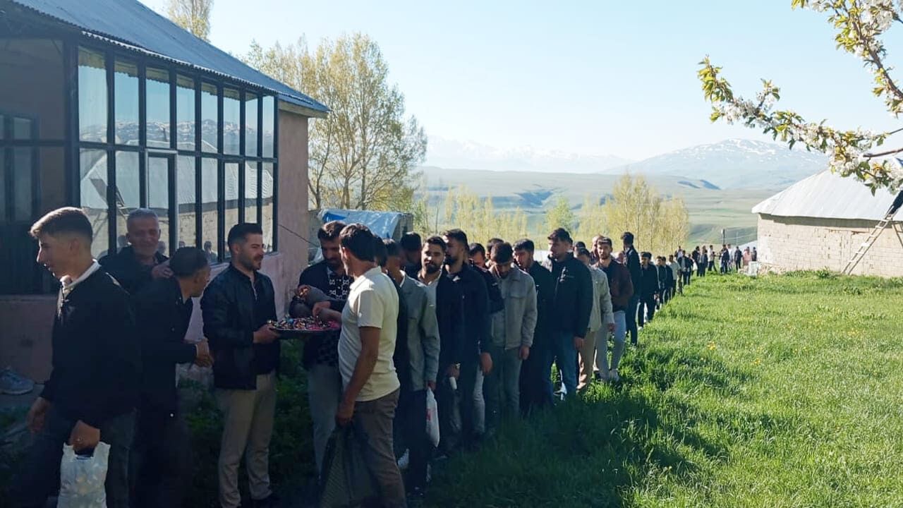 Van’da Asırlık Bayramlaşma Geleneği Sürüyor (5)