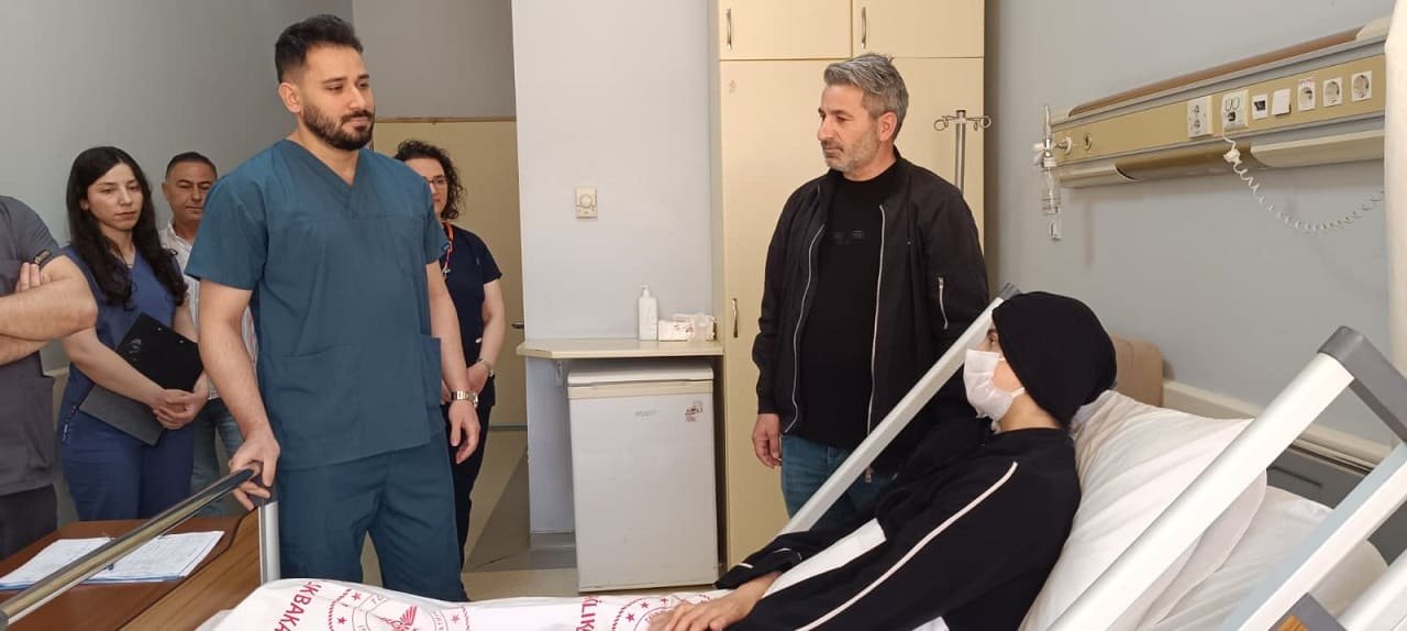 Van’da Çifte Operasyon Hem Anne Hem Bebek Kurtarıldı! (2)