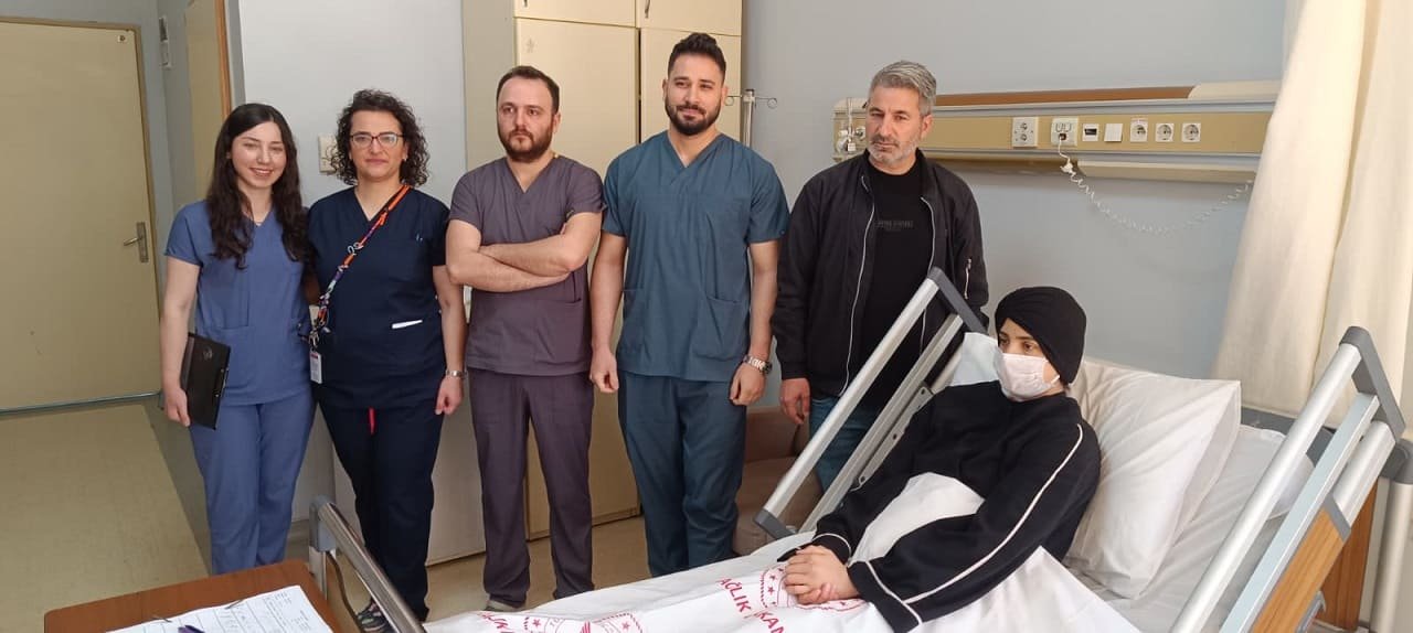 Van’da Çifte Operasyon Hem Anne Hem Bebek Kurtarıldı! (3)