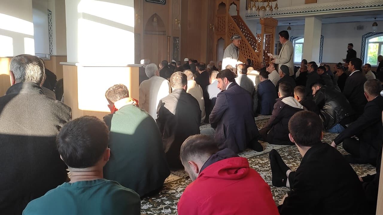Van’da Kurban Bayramı Coşkusu Camiler Bayram Namazında Dolup Taştı (1)