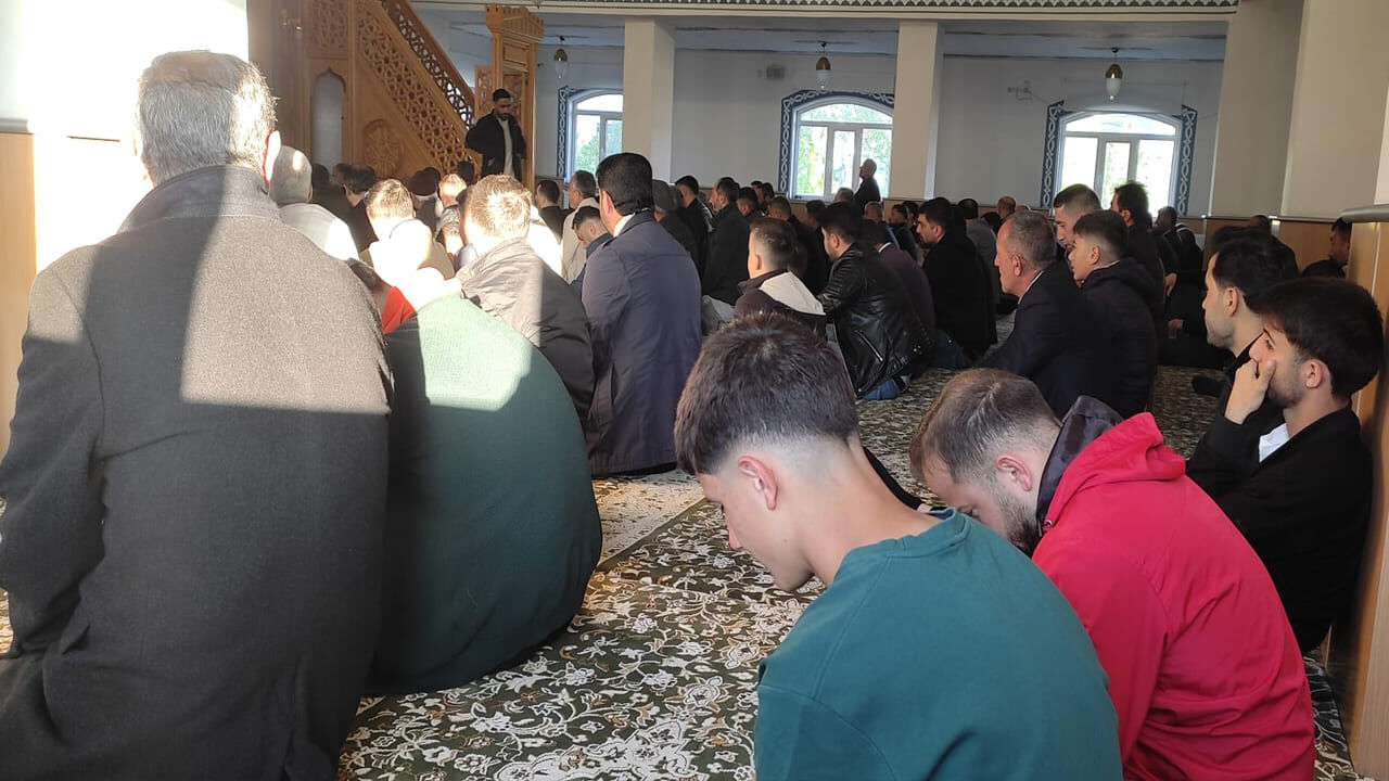 Van’da Kurban Bayramı Coşkusu Camiler Bayram Namazında Dolup Taştı (4)