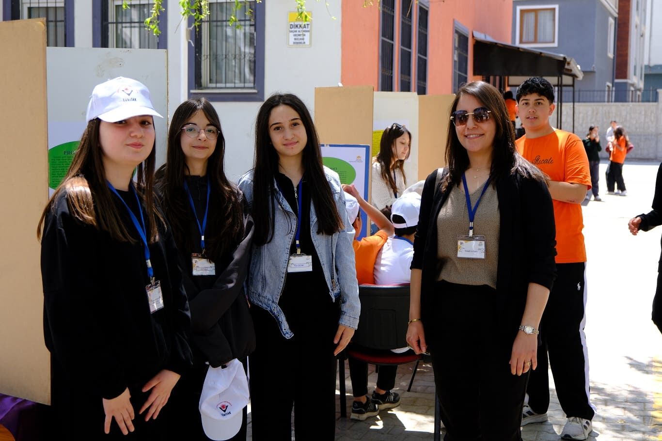 Van’da Öğrencilerin Hazırladığı Projeler ‘Bilim Fuarı’nda Sergilendi (14)