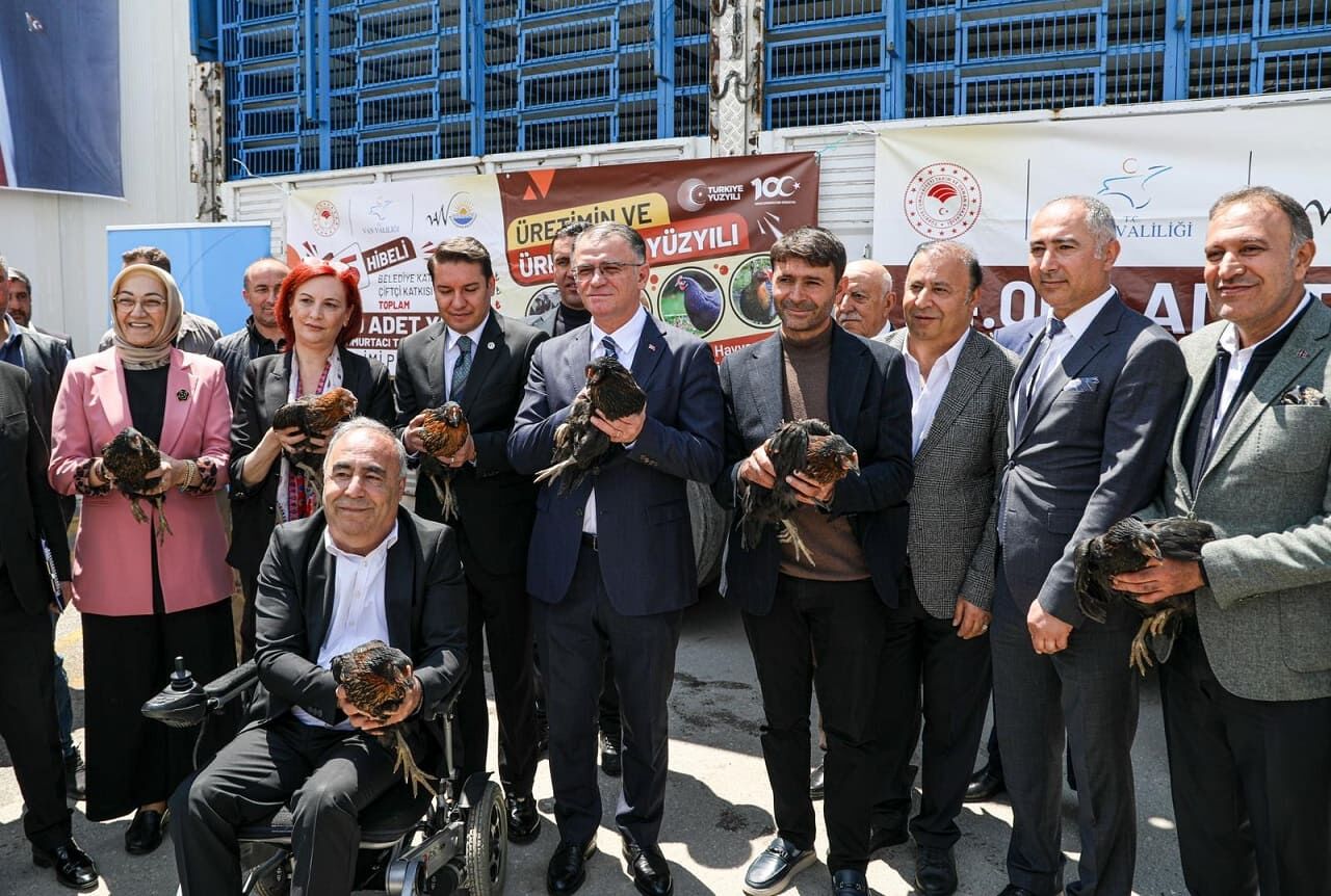 Van’da Üreticilere 23 Bin Adet Tavuk Dağıtıldı (1)