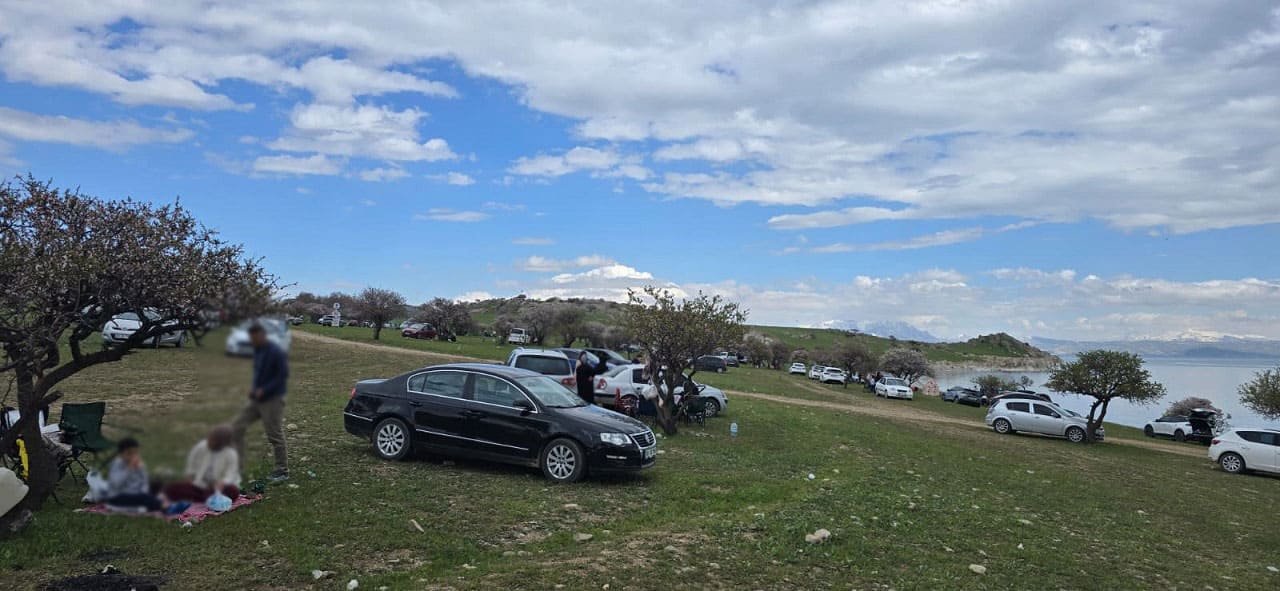 Van’ın Gözde Mekanı “Çarpanak” Çöplüğe Döndü (9)