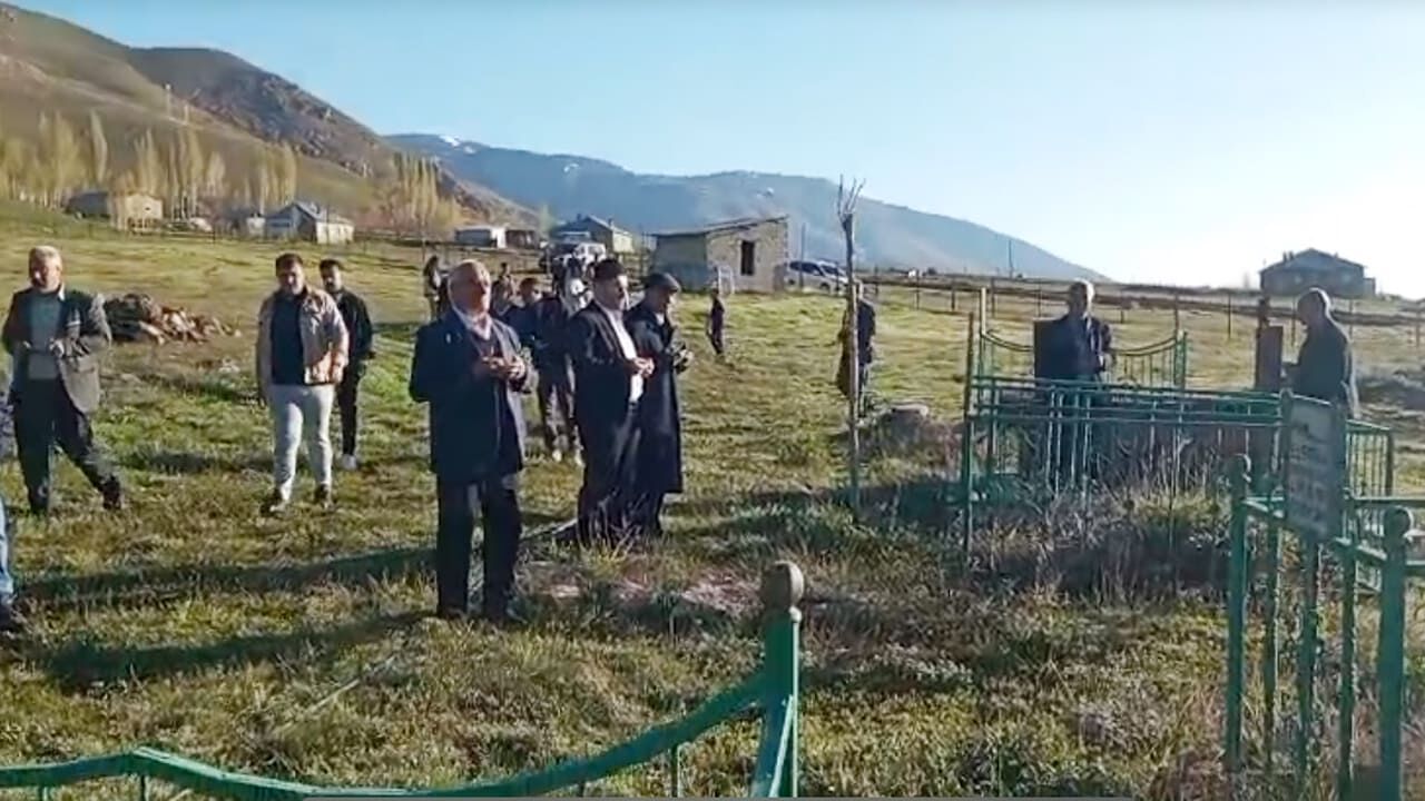 Vanlılar Kurban Bayramı’nda Kabir Ziyaretlerinde Bulundu (2)