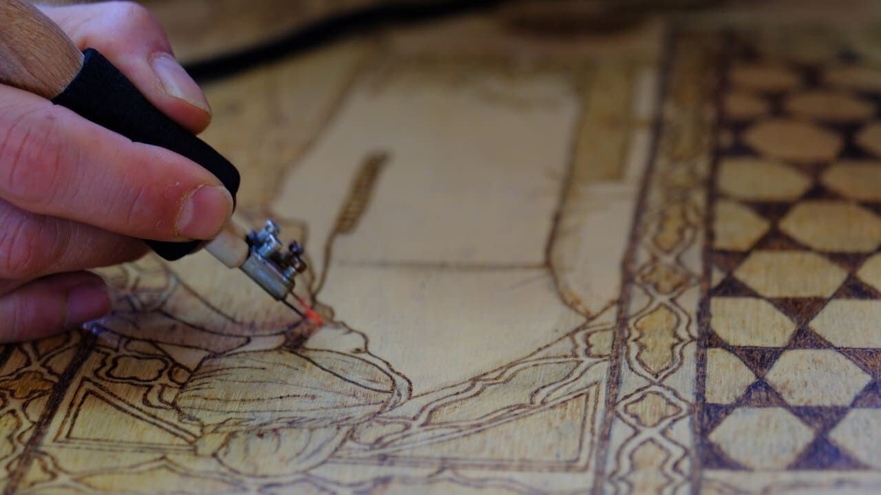 Bahçesaray’ın Ceviz Ağaçları Sanat Eserine Dönüşüyor! (9)