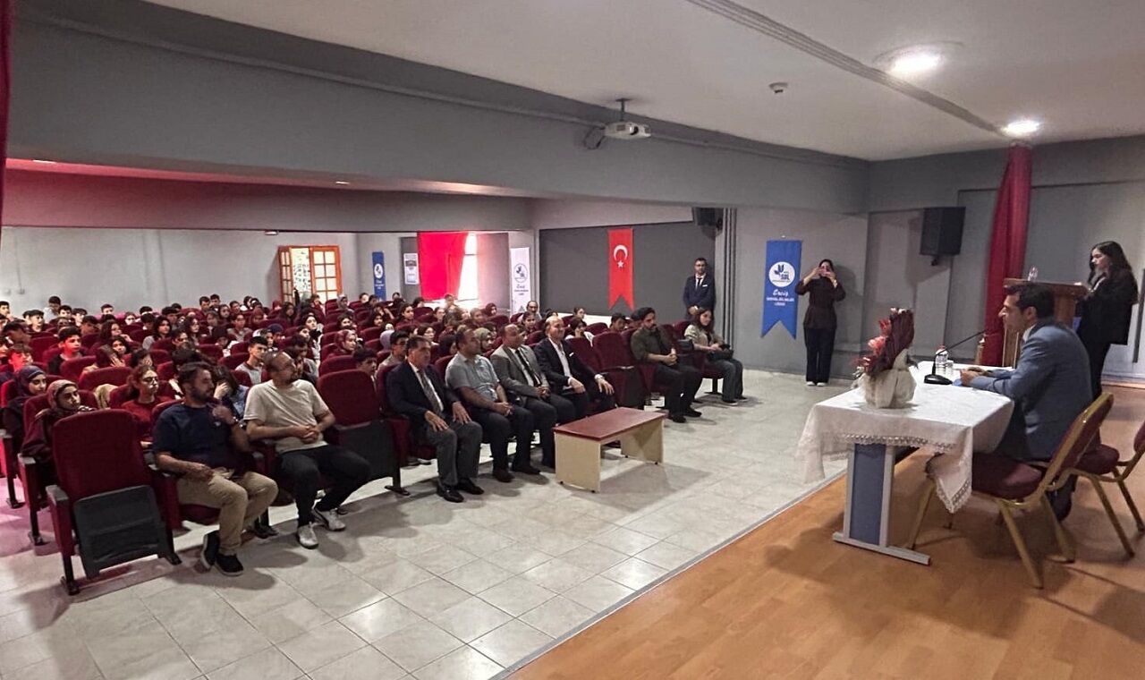 Bi̇k Van Bölge Müdürü Tokgöz, Ercişli Gençlerle Bir Araya Geldi (1)