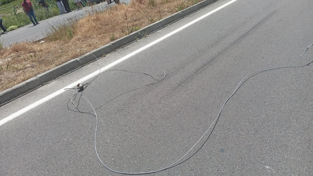 Gevaş’ta Trafik Kazası! Tır Şarampole Devrildi… (3)