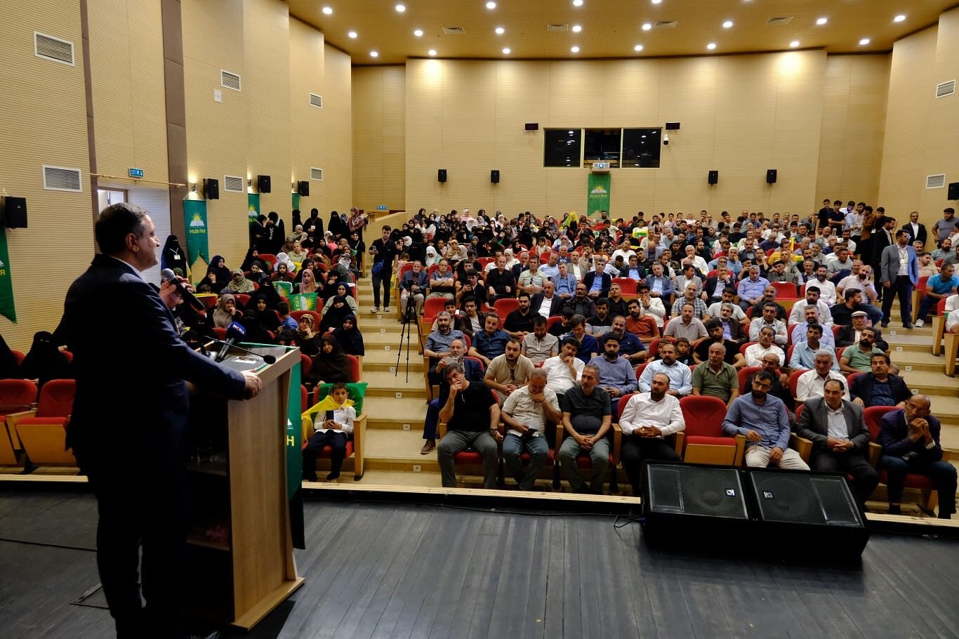 Hüda Par Erciş İlçe Kongresi'nde Kazım Bilici Güven Tazeledi (14)