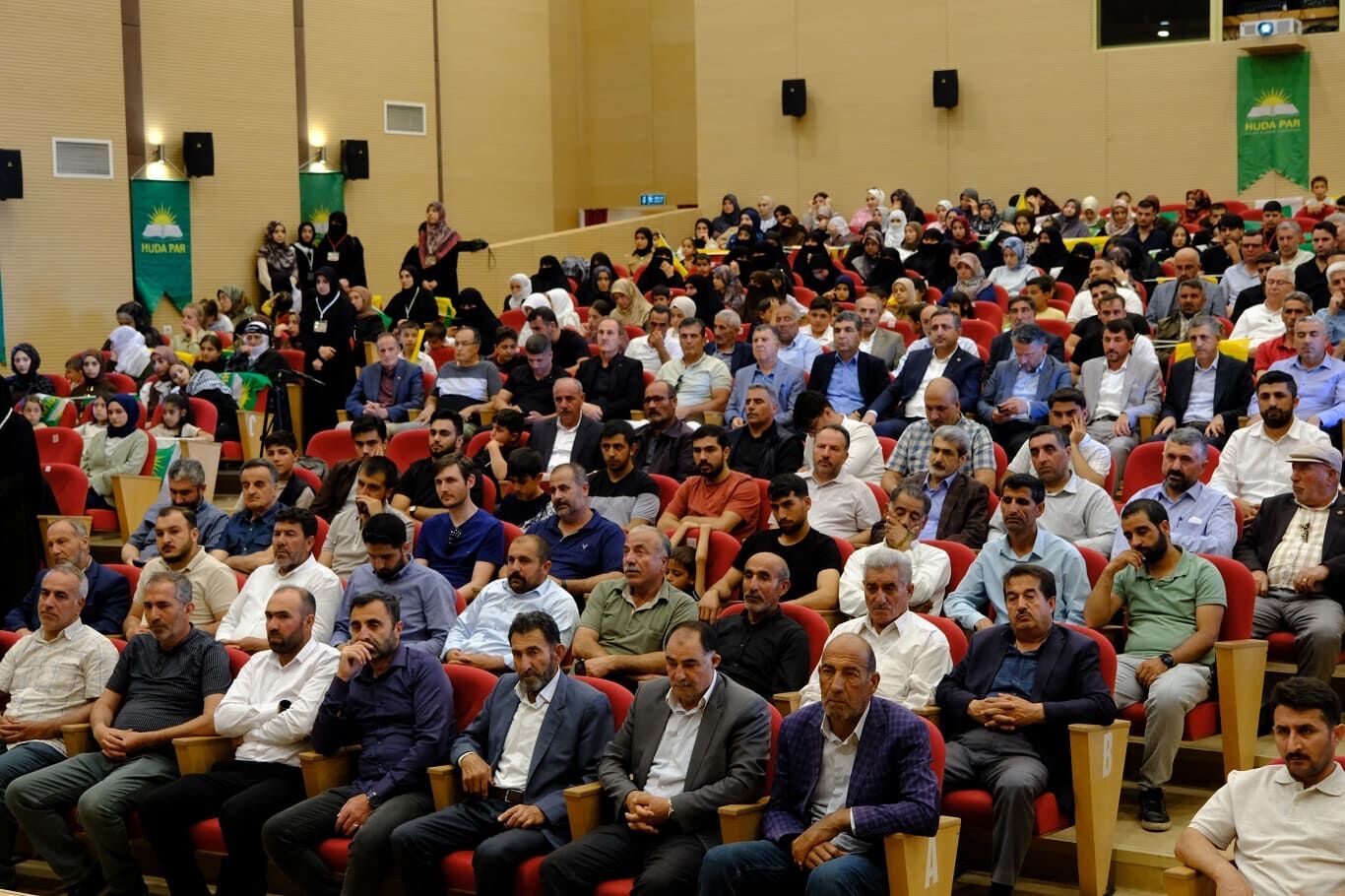 Hüda Par Erciş İlçe Kongresi'nde Kazım Bilici Güven Tazeledi (20)
