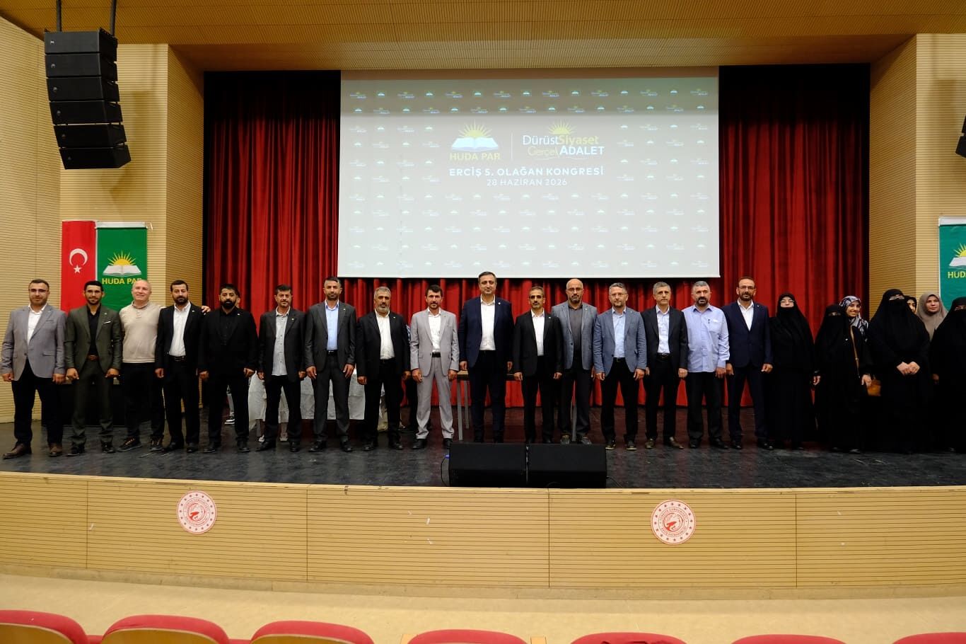 Hüda Par Erciş İlçe Kongresi'nde Kazım Bilici Güven Tazeledi (7)