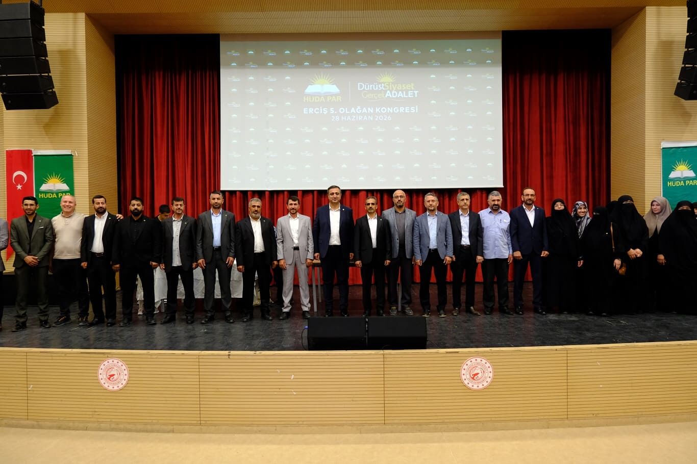 Hüda Par Erciş İlçe Kongresi'nde Kazım Bilici Güven Tazeledi (8)