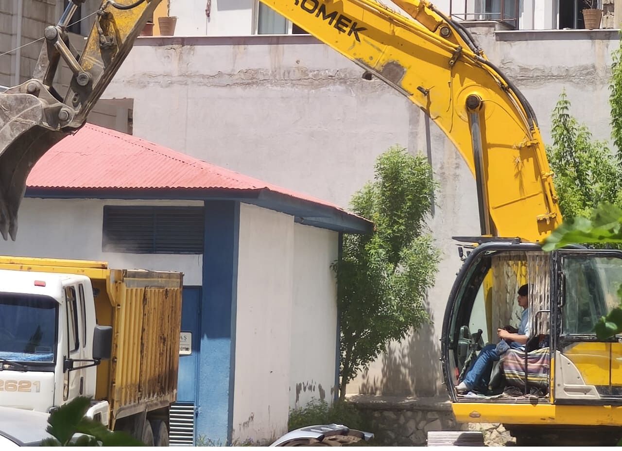 İpekyolu Halk Eğitim Merkezi’nde Yıkım Başladı! (2)