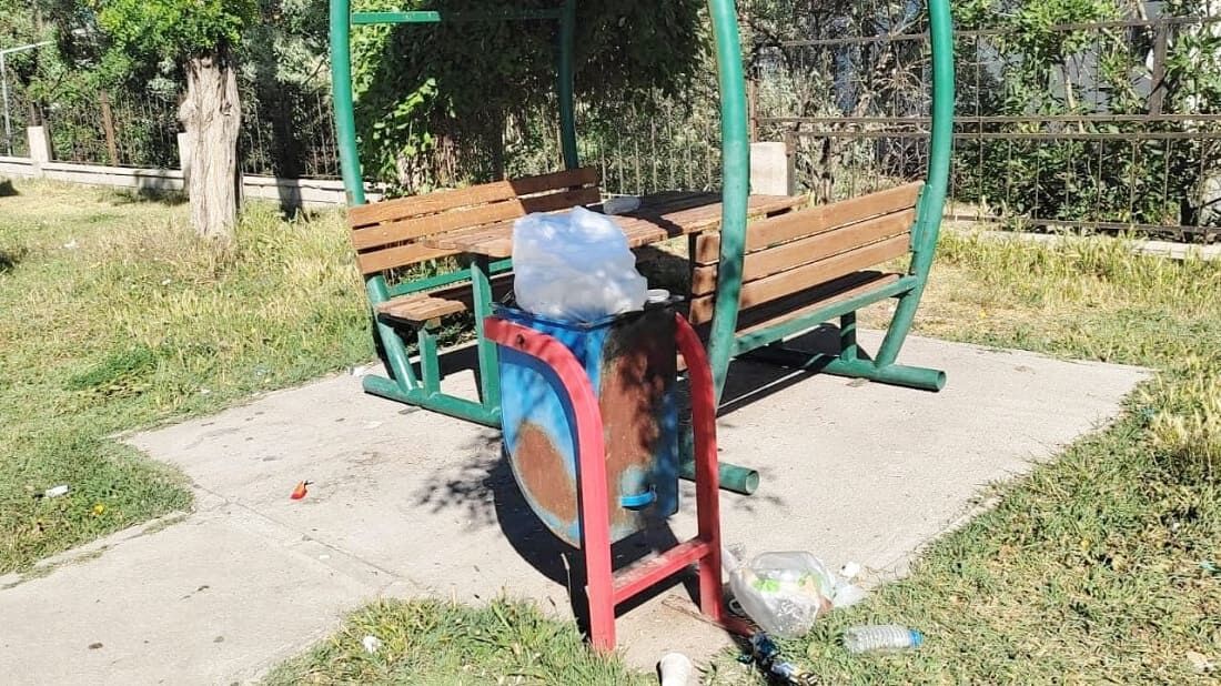 İpekyolu’ndaki Sağlık Parkı Çöplüğe Döndü (4)