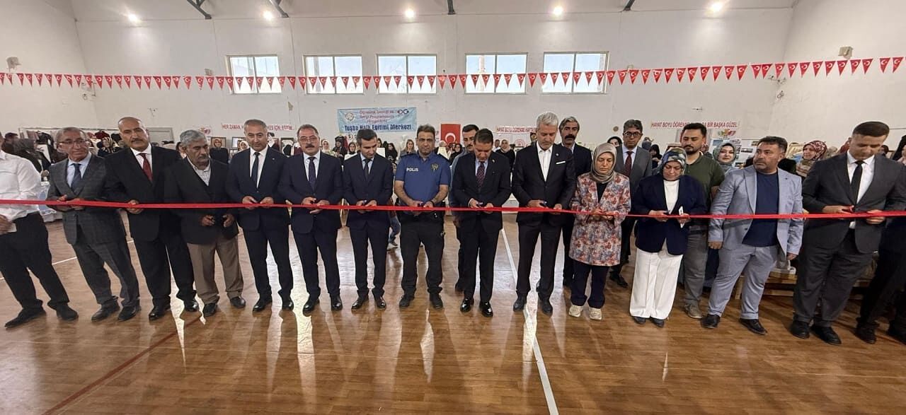 Tuşba’da Yıl Sonu Sergisi Düzenlendi (2)