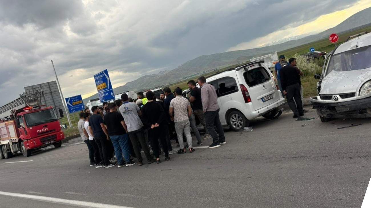 Van Çaldıran'da Trafik Kazası! Yaralılar Var...1