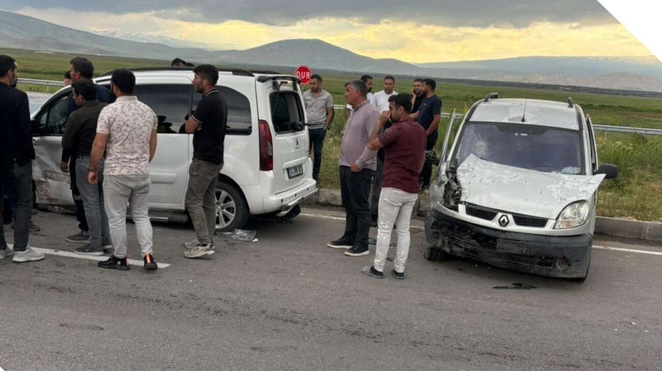 Van Çaldıran'da Trafik Kazası! Yaralılar Var...3