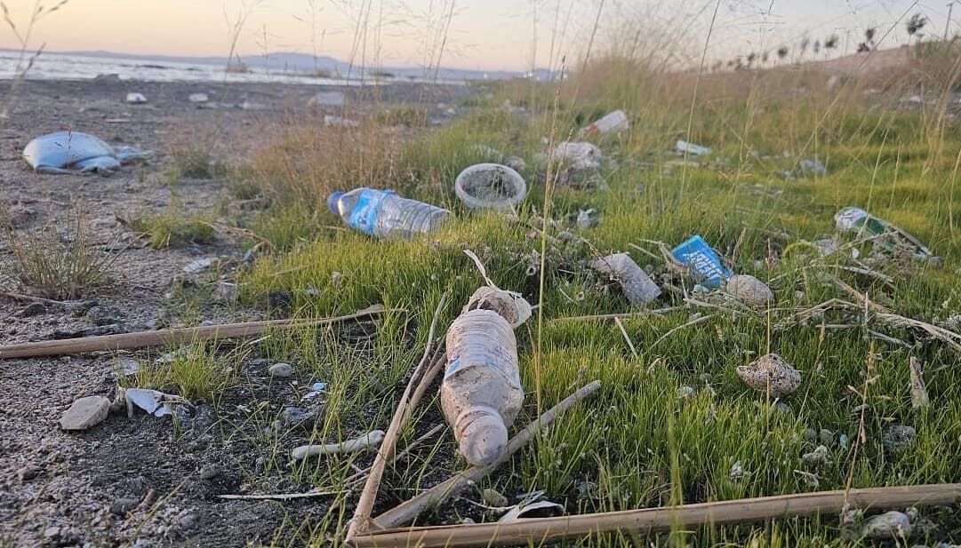 Van Sahil Yolu’nda Manzaraya Gölge Düşüren Kirlilik! (10)