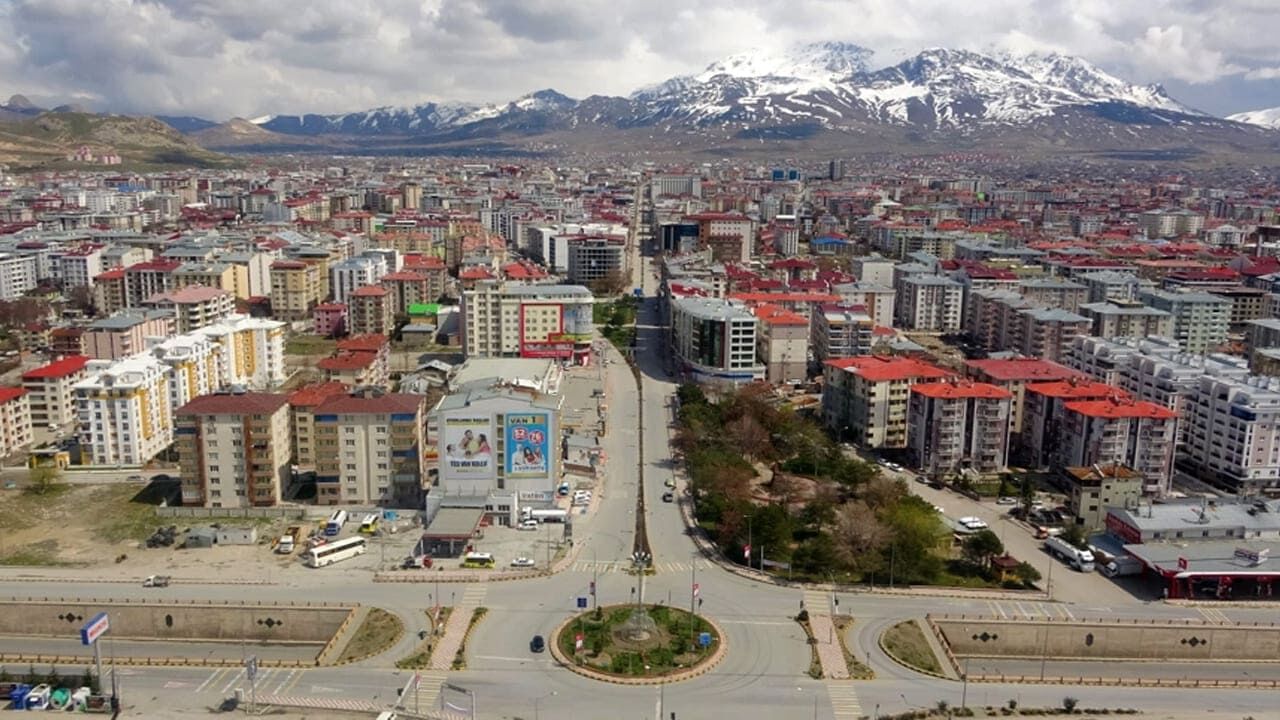 Van Sorunlarla Boğuşuyor! Kenti Yönetenler Nerede (1)