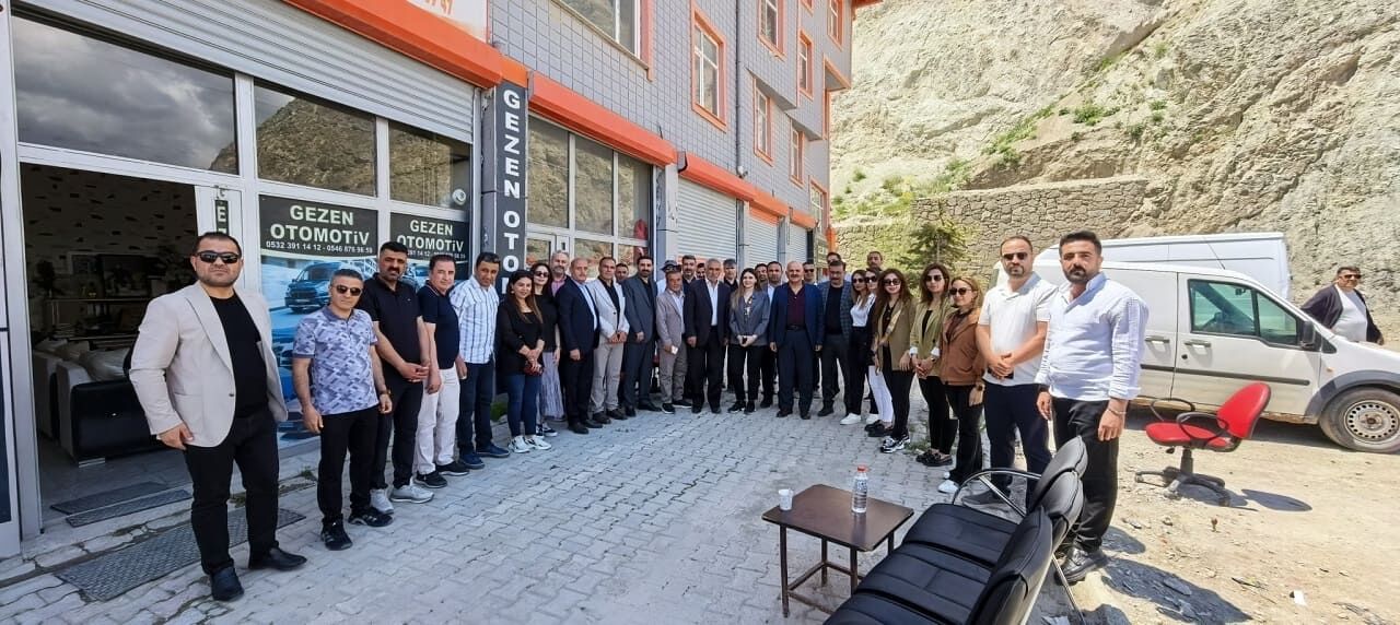 Van Tso Başkan Adayı Bayram, Ilçe Esnafının Sorunlarını Yerinde Dinliyor (1)