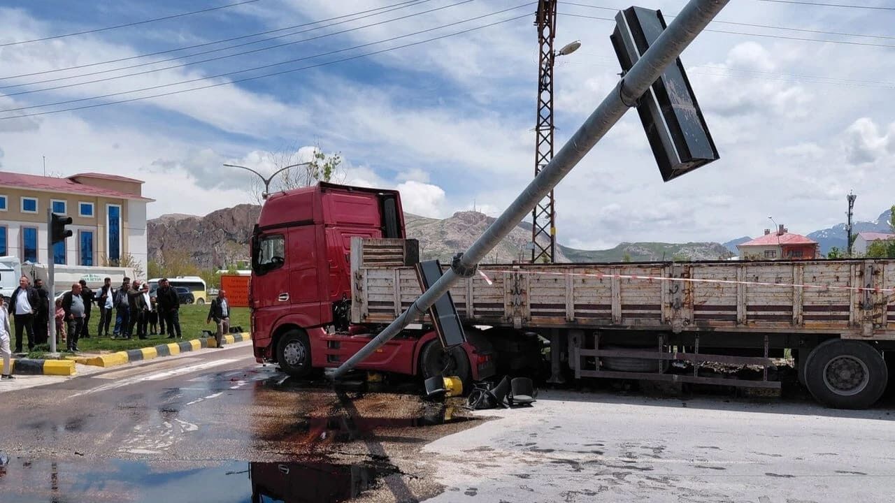 Van’da 1 Kişi Hayatını Kaybetti, 336 Kişi Yaralandı (5)