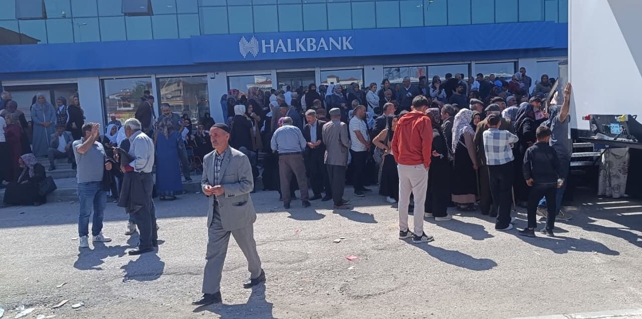 Van’da ‘Aile Kart’ Yoğunluğu Sürüyor! (3)