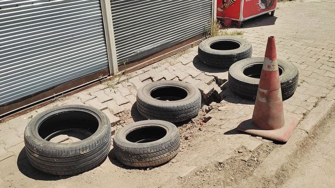 Van’da Çöken Kaldırım Tehlike Saçıyor (2)