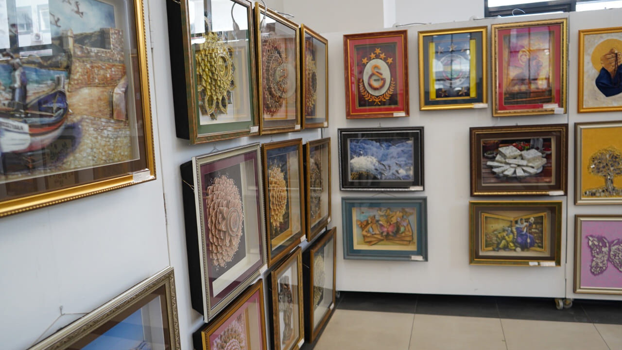 Van’da ‘Duvarların Ötesinde Sanat Sergisi’ Açıldı (6)