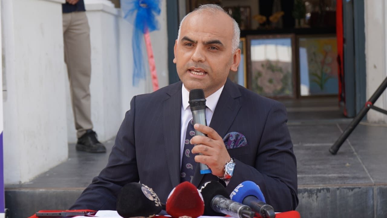 Van’da ‘Duvarların Ötesinde Sanat Sergisi’ Açıldı (7)