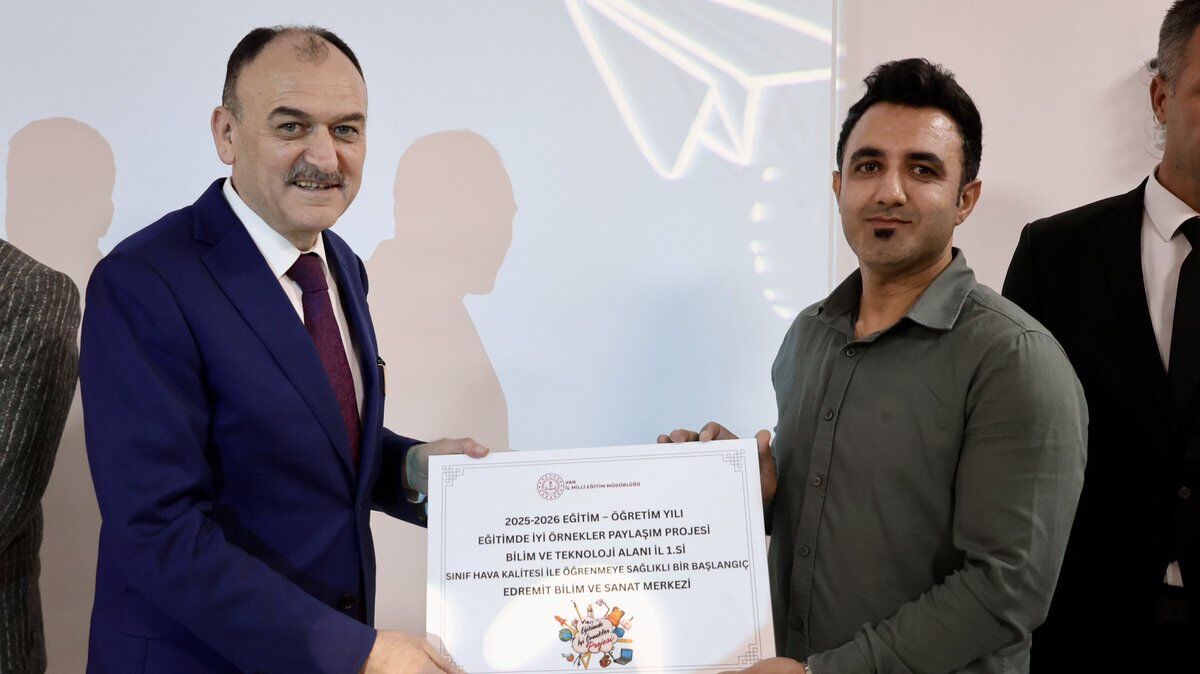 Van’da ‘Eğitimde Iyi Örnekler’ Ödül Töreni Düzenlendi1