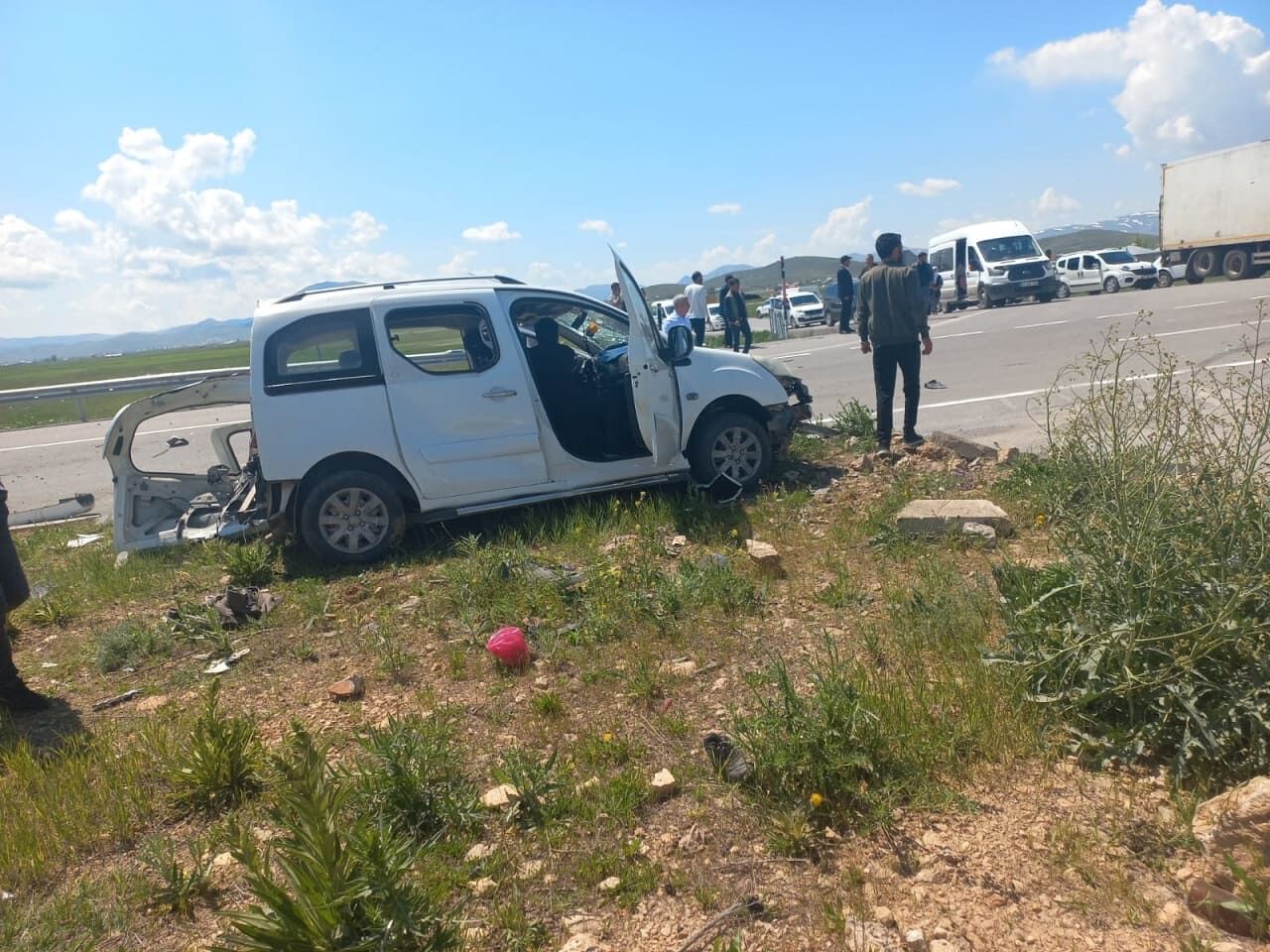 Van’da Feci Kaza 5 Kişi Hayatını Kaybetti (1)