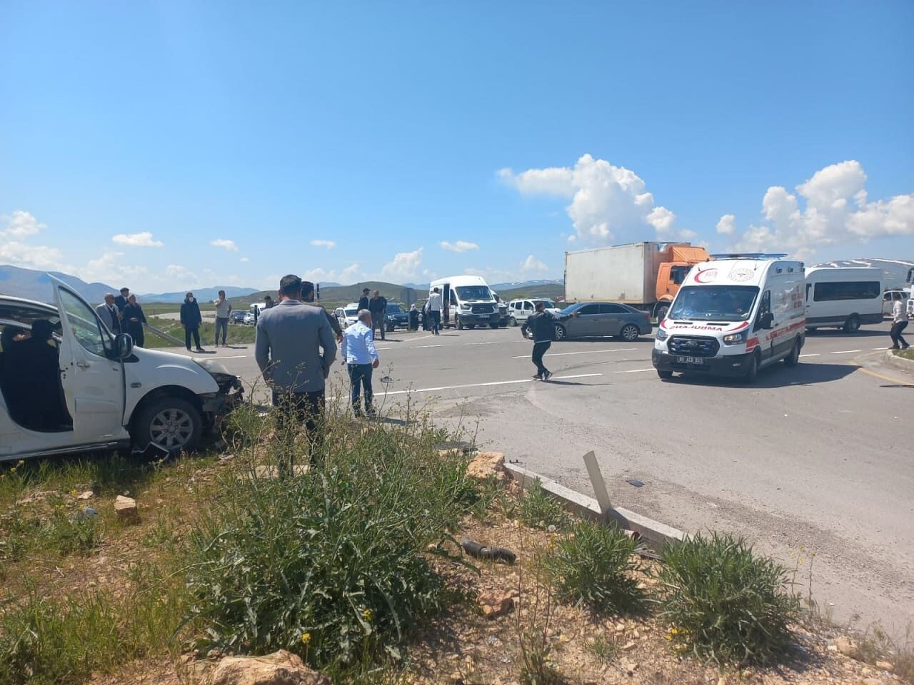 Van’da Feci Kaza 5 Kişi Hayatını Kaybetti (2)
