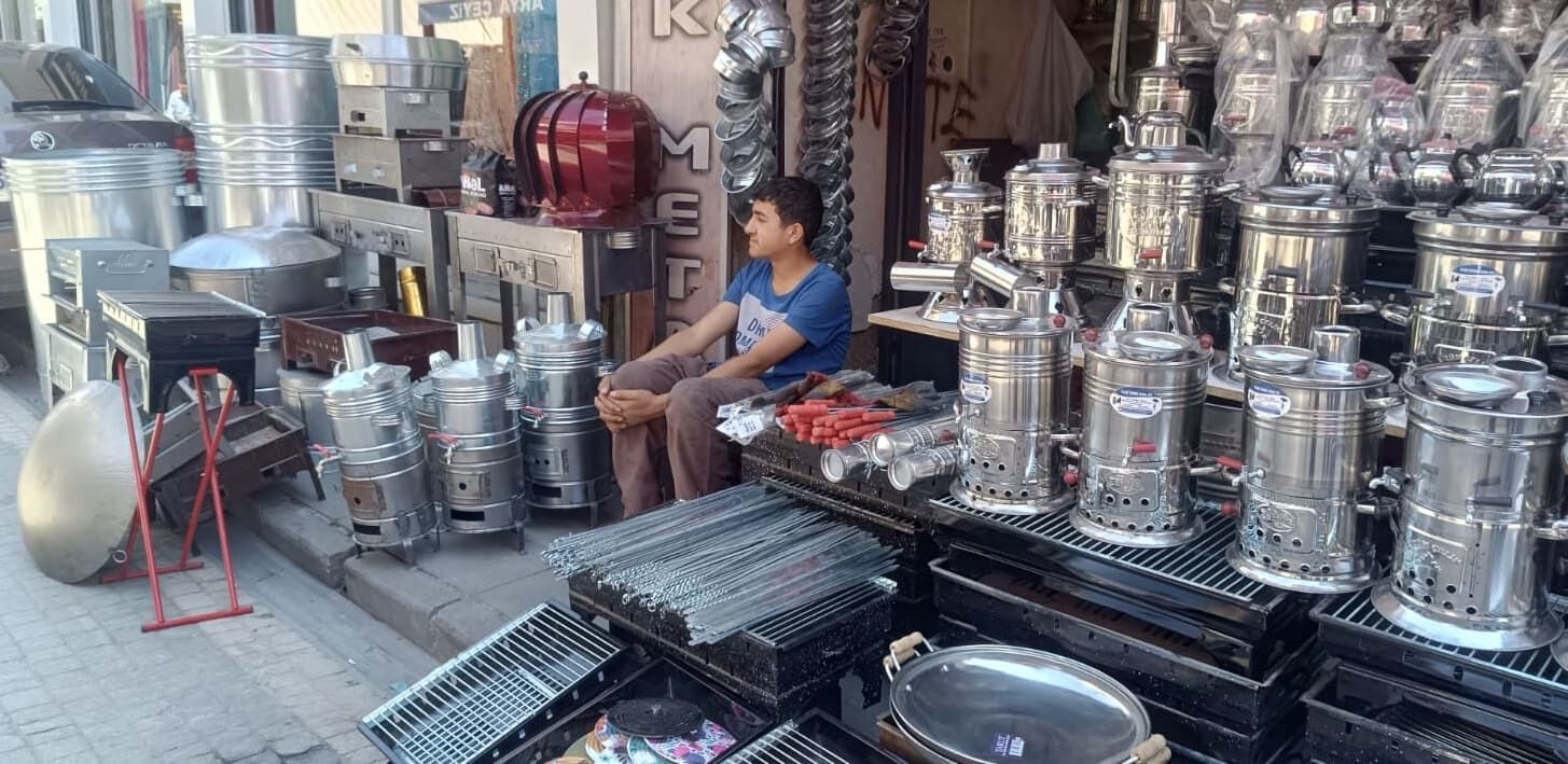 Van’da Piknik Sezonu Başladı! Mangal Ve Semaverlere Ilgi Arttı (1)