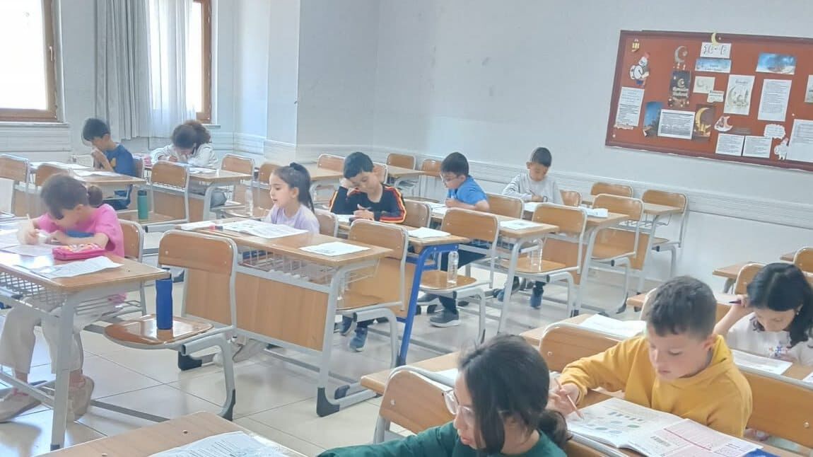 Van’da Rekor Başvuru! 50 Kişilik Kontenjana 500’Ü Aşkın Öğrenci Aday Oldu (1)