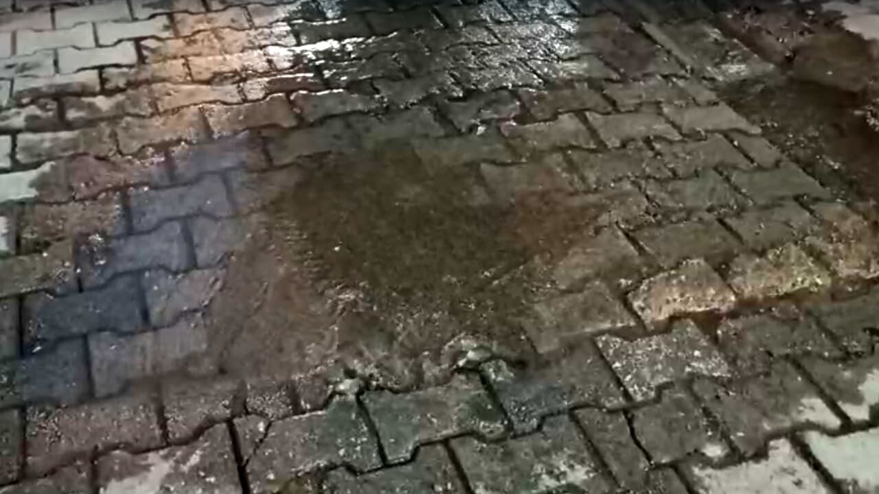 Van'da Su Israfı Tepki Çekiyor! Su Patlağı Günlerdir Onarılmıyor (1)