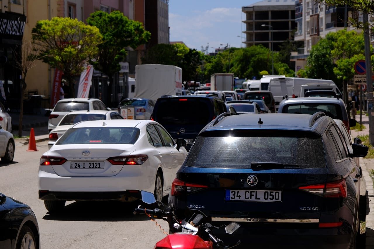 Van’da Trafik Kilitlendi! Protokol Ziyareti Kenti Felç Etti… (4)