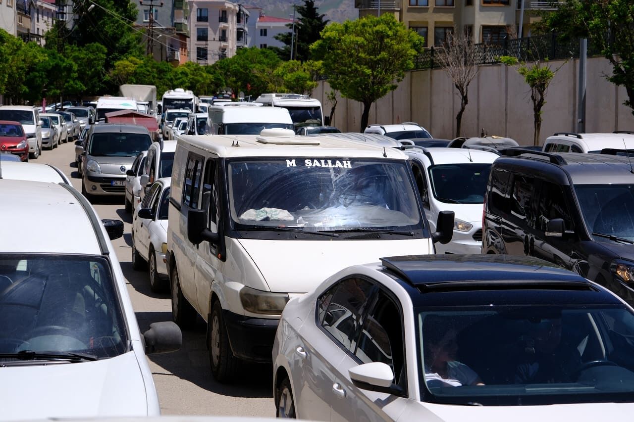 Van’da Trafik Kilitlendi! Protokol Ziyareti Kenti Felç Etti… (7)