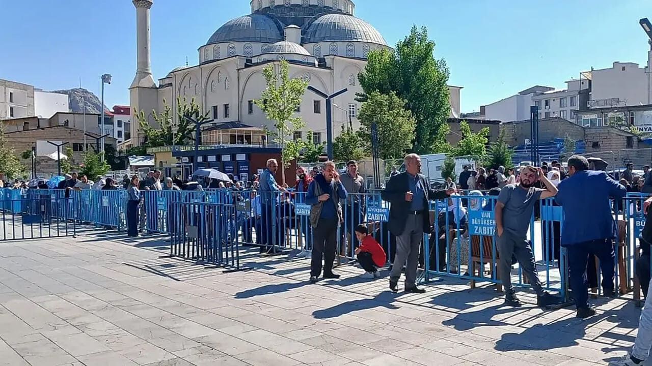 Van’da Yardım Kartı Işlemlerinde Yoğunluk Artıyor (4)