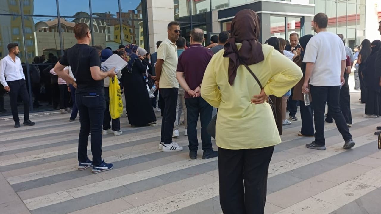 Van’da Yks Maratonu Başladı Binlerce Aday Üniversite Hayali Için Sınavda (2)