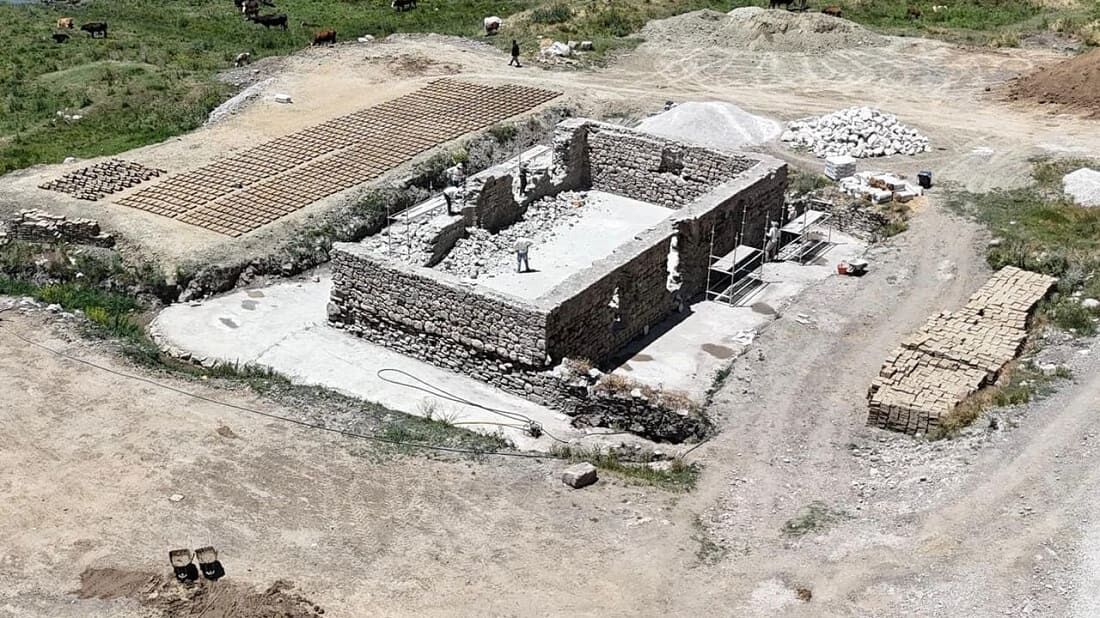 Van’da Yüzyıllık Cami Yeniden Ibadete Hazırlanıyor (1)