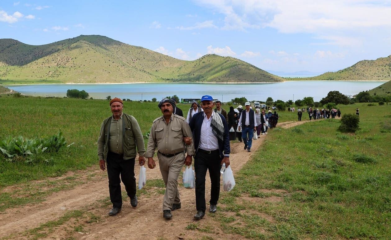 Van’ın Koca Çınarları Altınsaç Koyunu Gezdi (1)