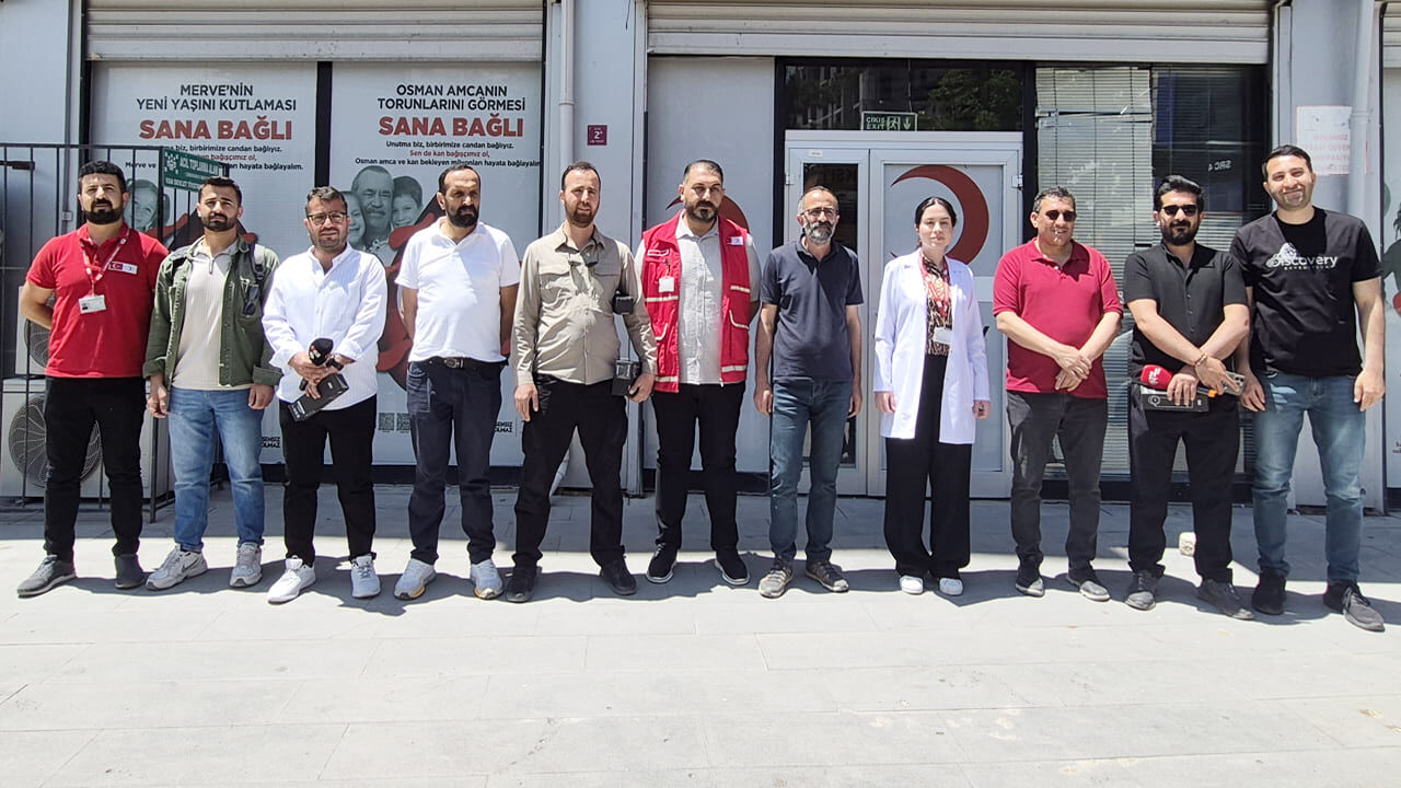 Vanlı Gazeteciler Kan Bağışında Bulundu (2)