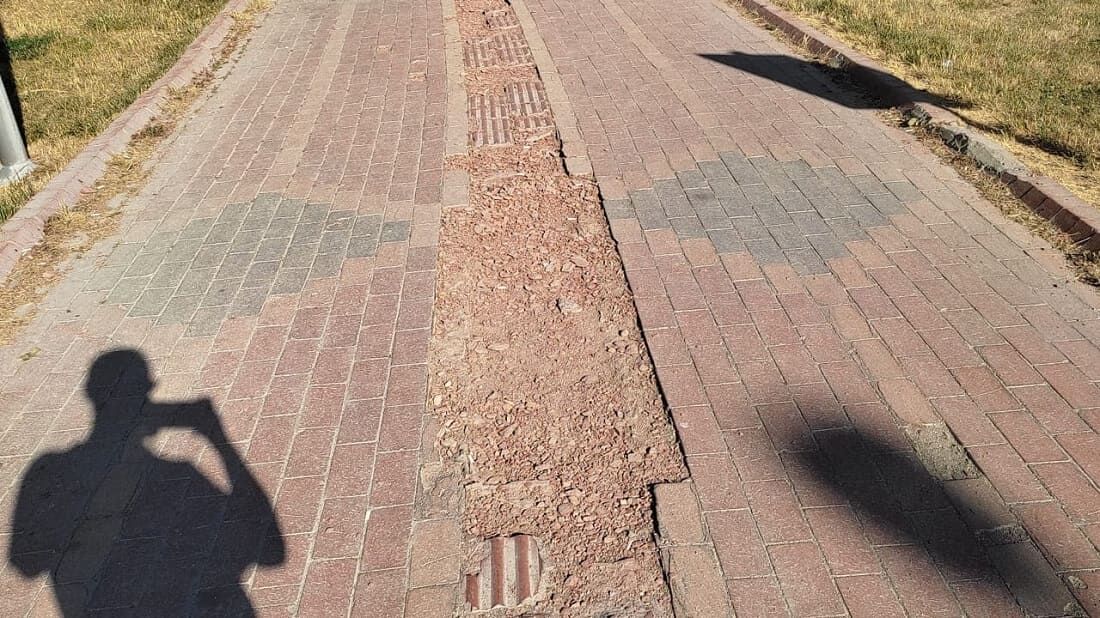 Akköprü Parkı'ndaki Tahribat Tepki Çekiyor! Yol Yapıldı, Park Unutuldu (2)