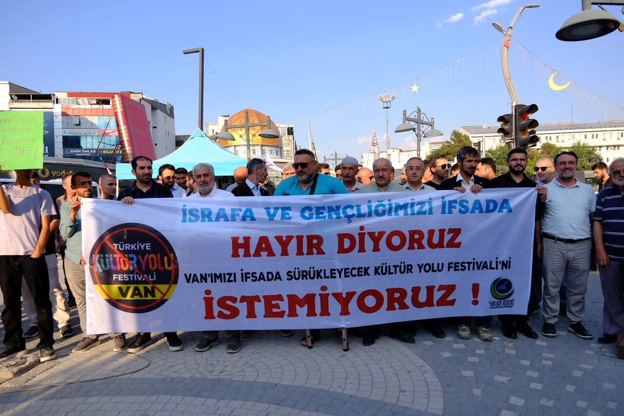 D S C F7739